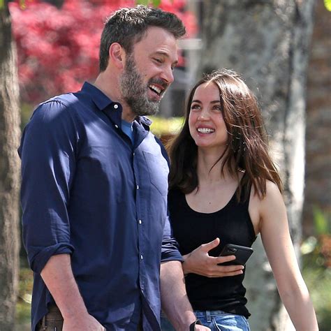 ana de armas mari|Ana de Armas en couple : après Ben Affleck, elle craque pour un。